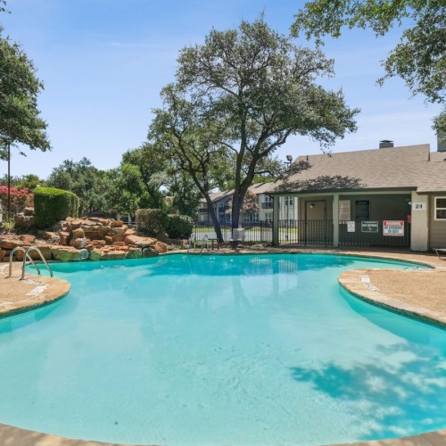 Resort-style swimming pool Resort-style swimming pool