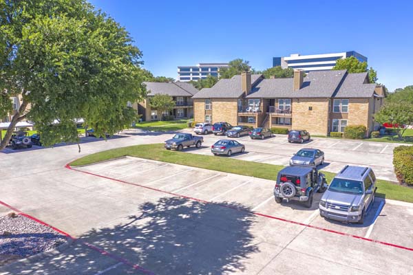 Well maintained parking lots and exterior apartment buildings.